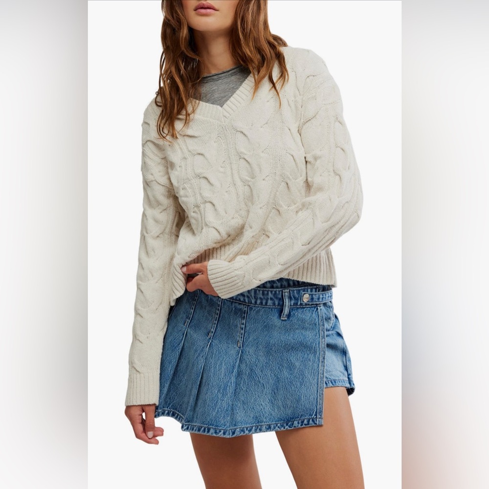 Free People Cream Colored Cable Sweater Large New